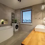 펜션 Rodzinny Stylowy Dom Z Jacuzzi 미엘노