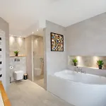 Rodzinny Stylowy Dom Z Jacuzzi