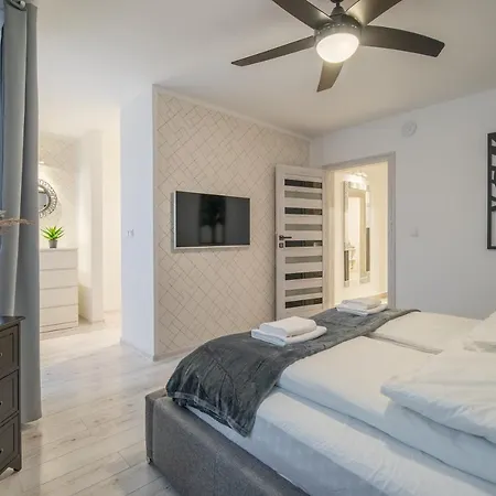 Ferienhaus Rodzinny Stylowy Dom Z Jacuzzi *