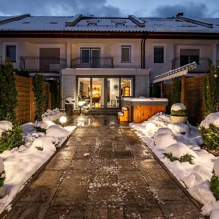 Rodzinny Stylowy Dom Z Jacuzzi Ferienhaus Mielno