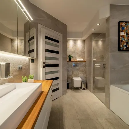 Holiday home Rodzinny Stylowy Dom Z Jacuzzi *