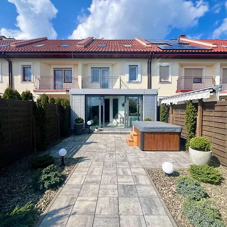 Дом отдыха Rodzinny Stylowy Dom Z Jacuzzi *