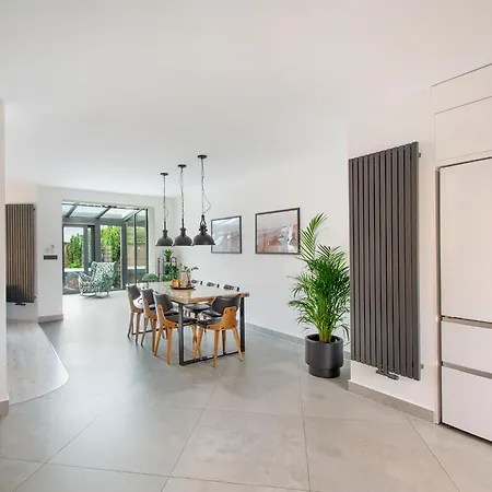 Дом отдыха Rodzinny Stylowy Dom Z Jacuzzi