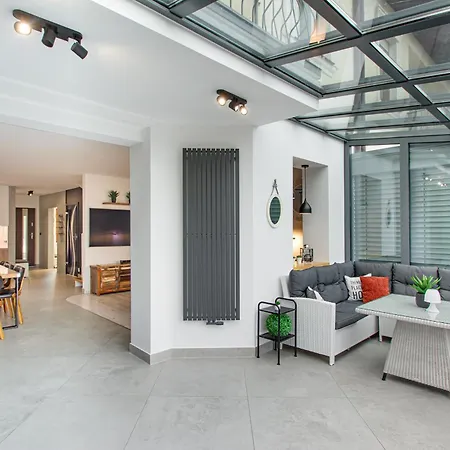 Дом отдыха Rodzinny Stylowy Dom Z Jacuzzi *