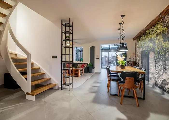 Дом отдыха Rodzinny Stylowy Dom Z Jacuzzi Мельно