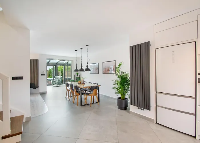 Сasa de vacaciones Rodzinny Stylowy Dom Z Jacuzzi